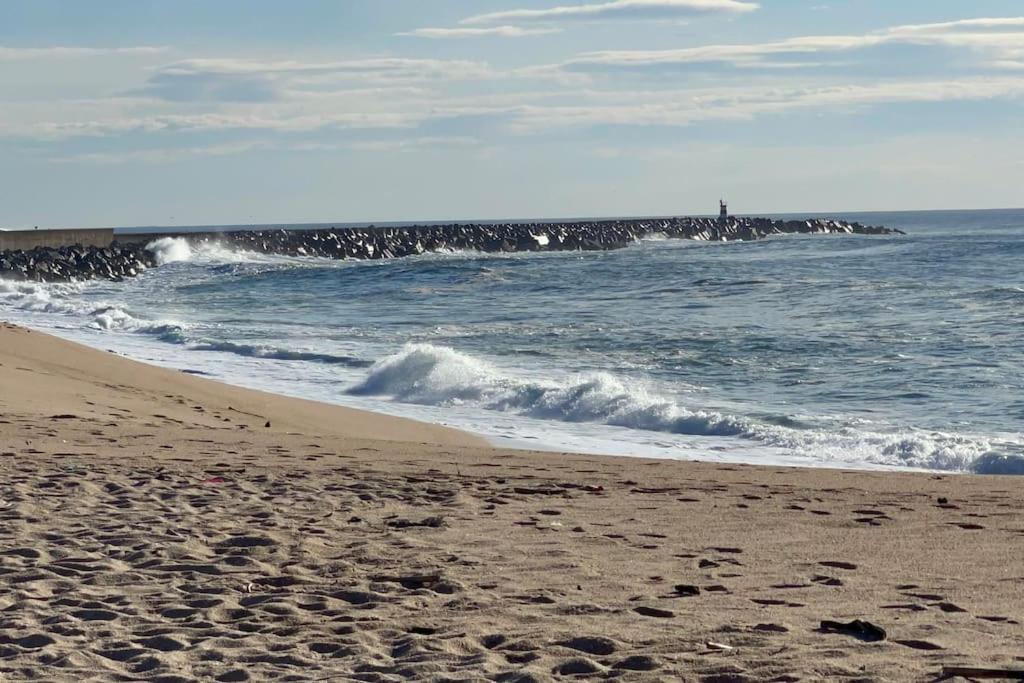 Proche De La Plage Et Du Metro, 1 Place De Garage Póvoa de Varzim Exteriör bild